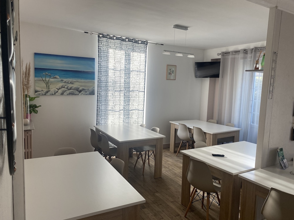 Standard Double Room, Ensuite - Photo 11