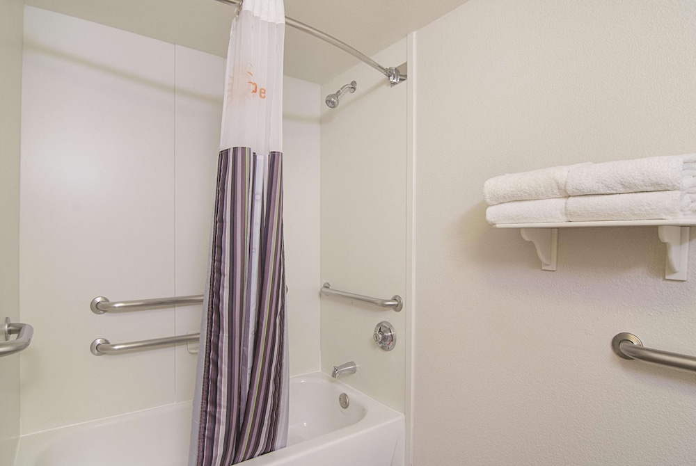 Suite, 1 Bedroom, Non Smoking - Photo 2
