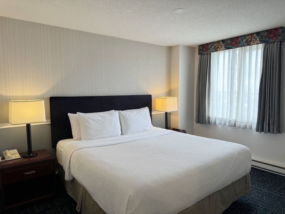 Plaza Suite, Non Smoking - Photo 1