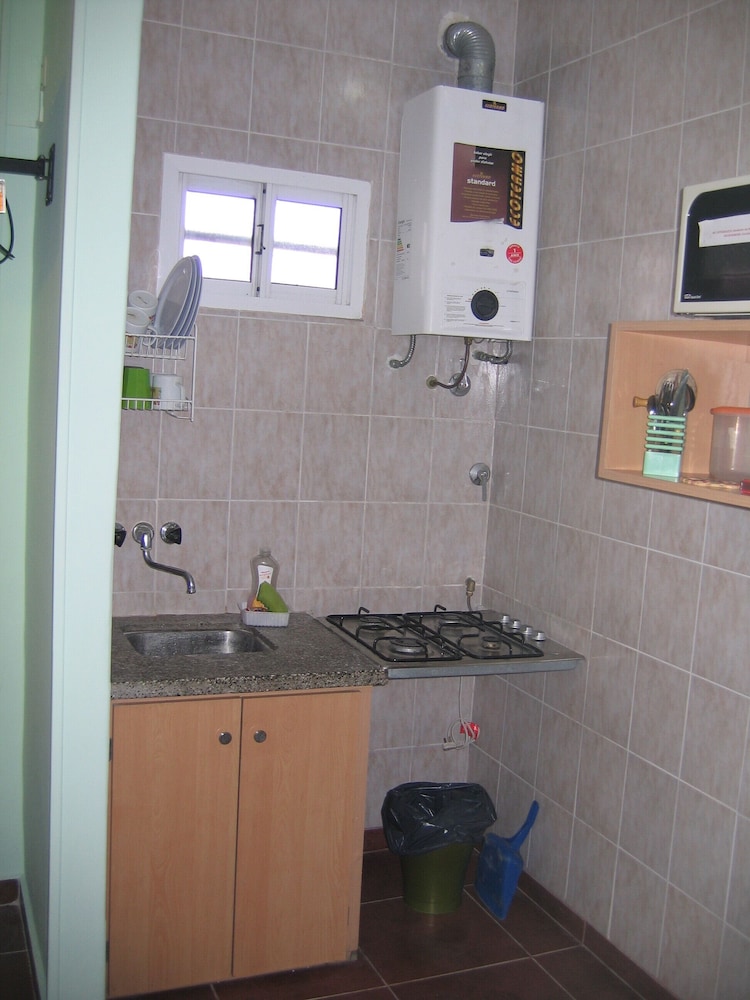 Basic Apartment photo 3