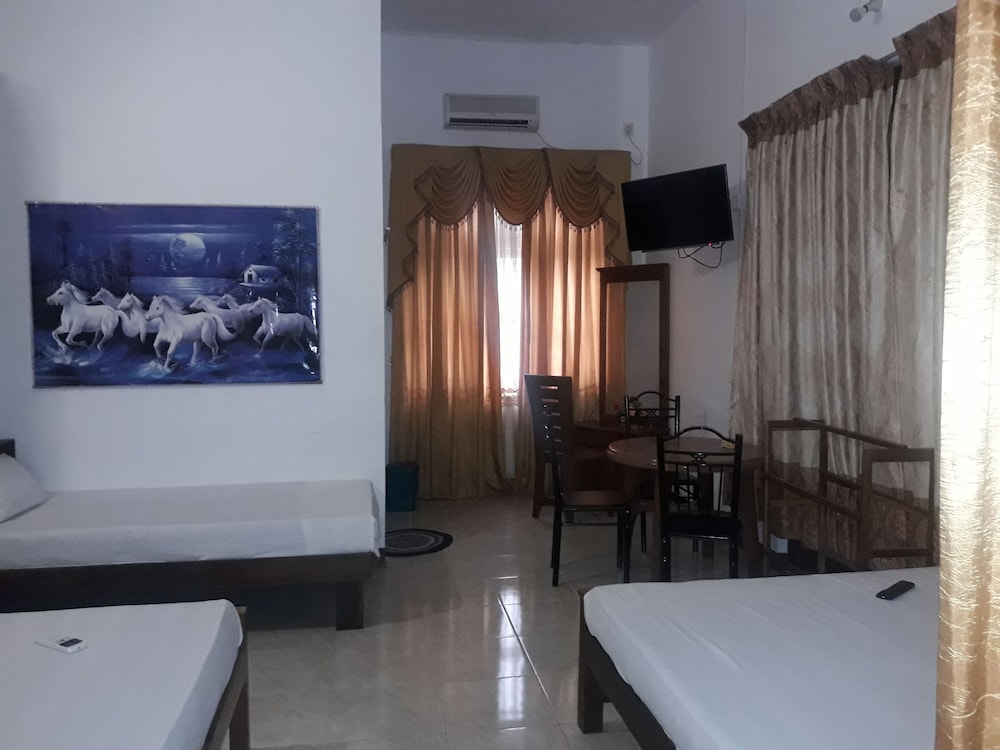 Family Room photo 3