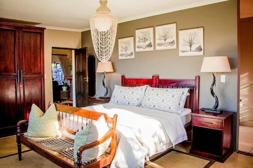 Deluxe Room, 1 King Bed, Ensuite, River View photo 1