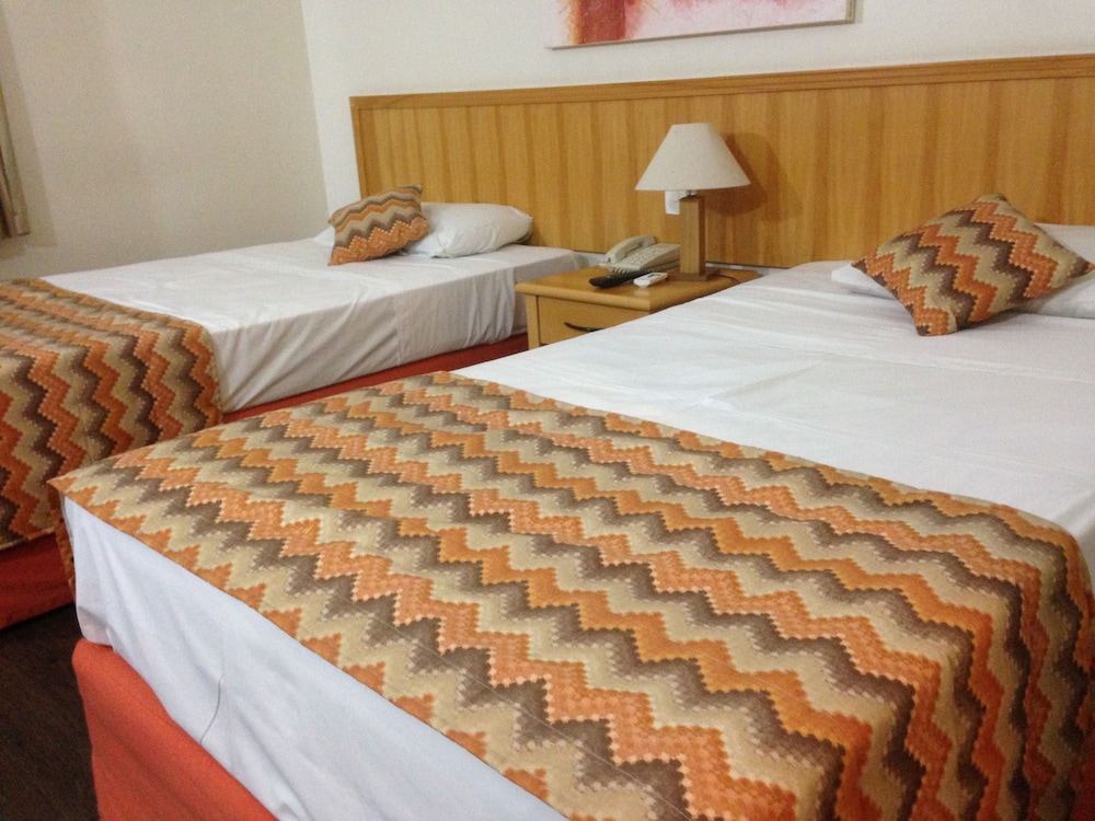 Standard Twin Room - Photo 6