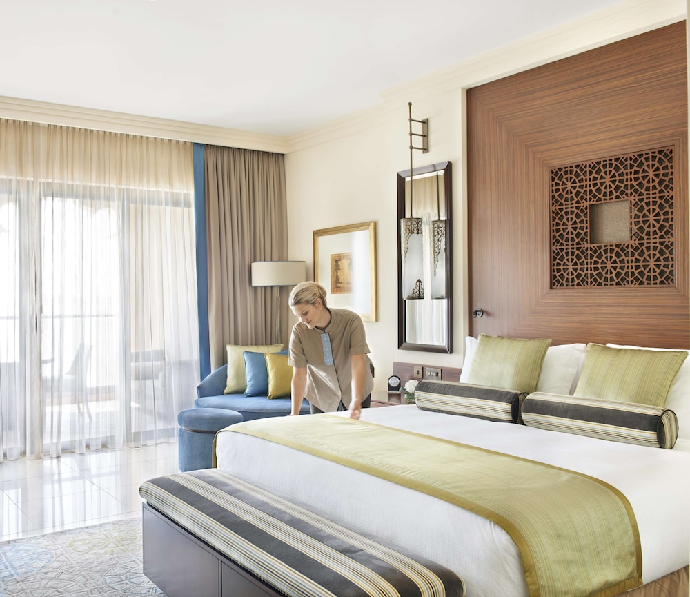 Deluxe Room, 1 King Bed, Sea View