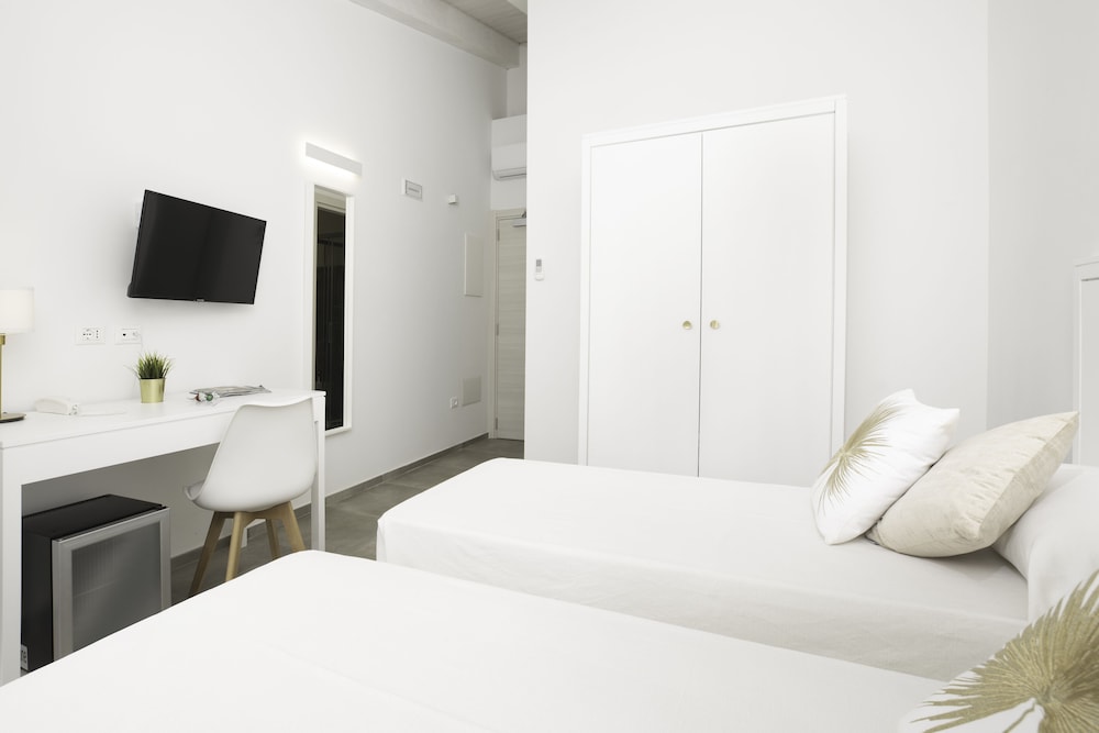 Classic Double or Twin Room - Photo 3