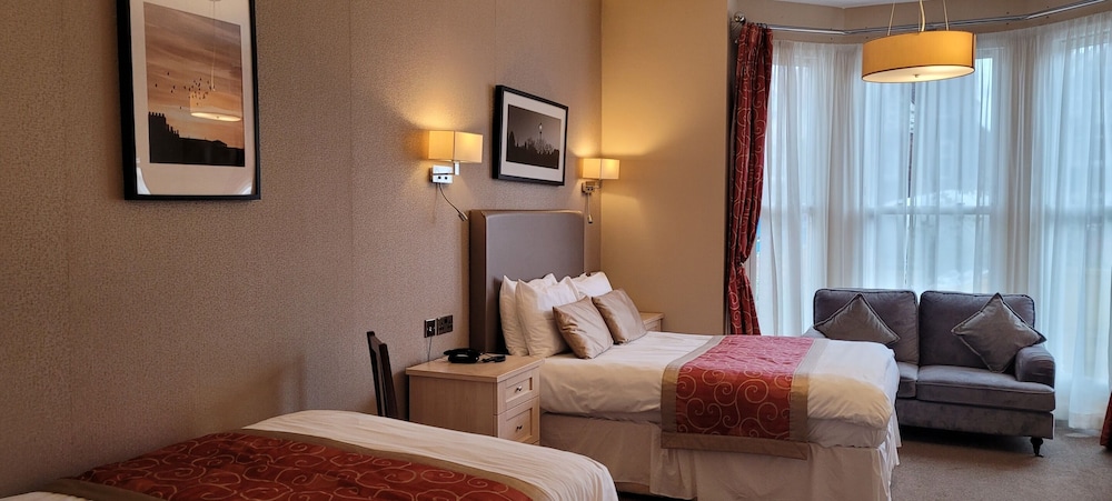 Family Room (2 Beds - Sleeps 3)