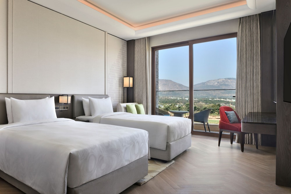 Executive Room, 2 Queen Beds - Photo 1