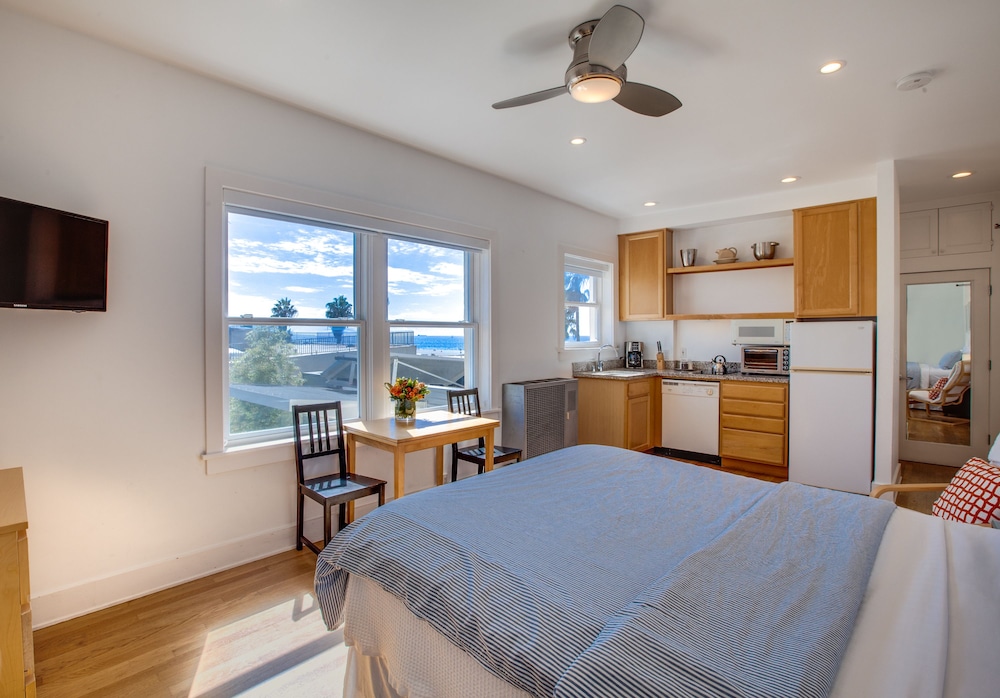 Studio Suite, Partial Ocean View