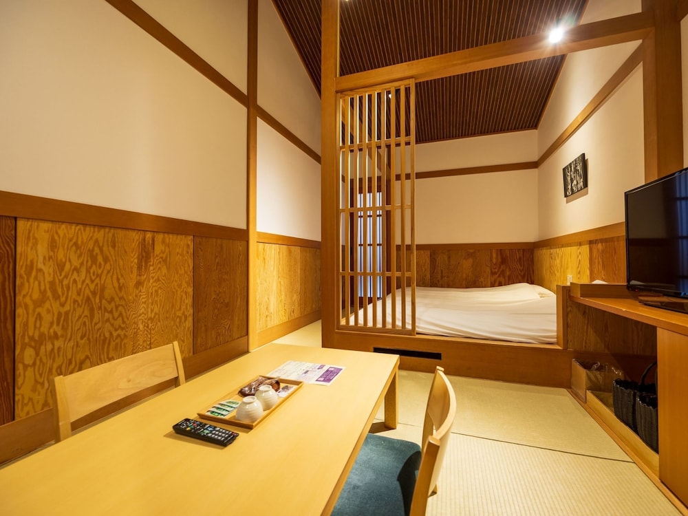 Shell-On Zuwai Crab Dinner & BF, Japanese Twin Room with Private Open-air Bath