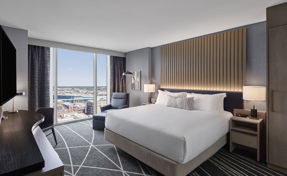 Executive Room, 1 King Bed - Photo 1