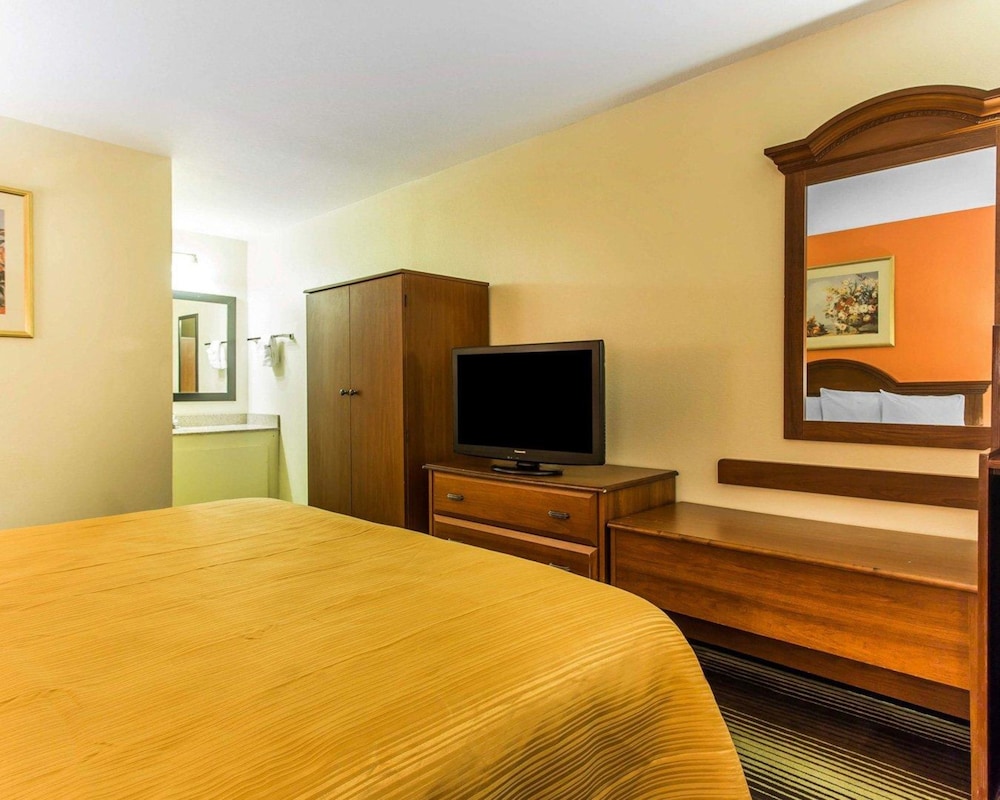 Room, 1 Double Bed, Accessible, Non Smoking - Photo 4