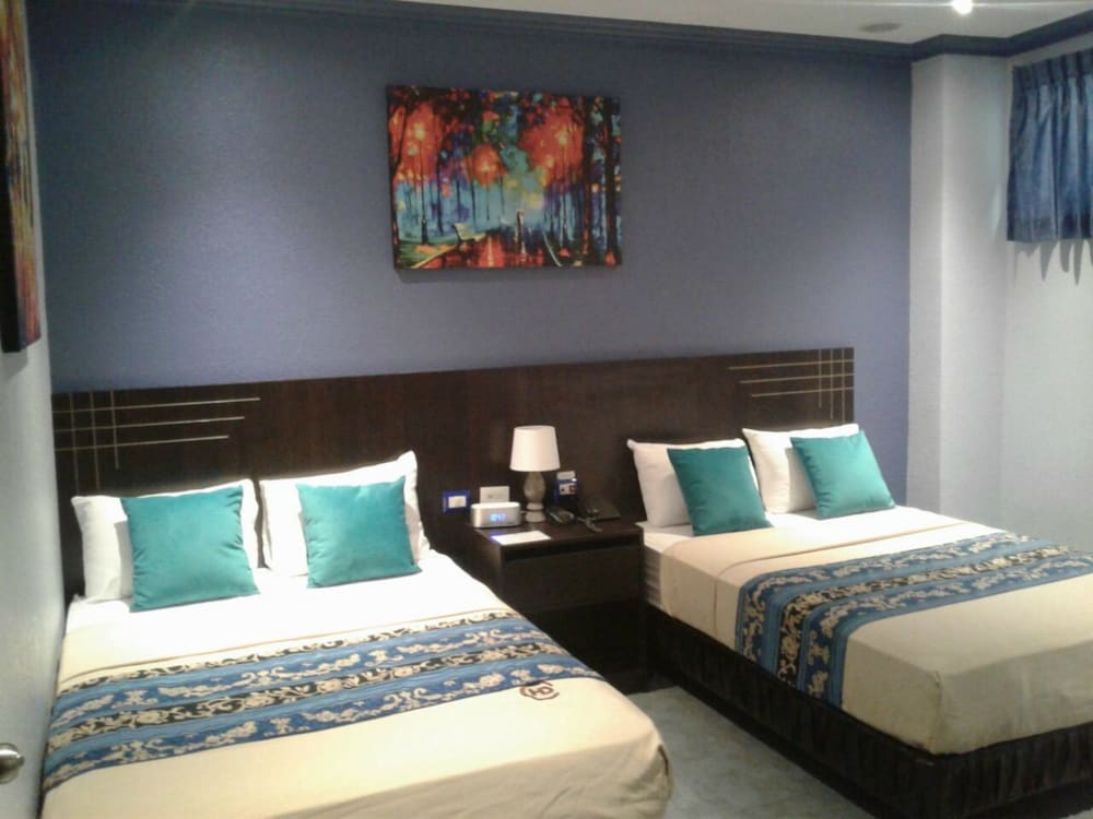 Standard Double Room, 2 Twin Beds photo 3