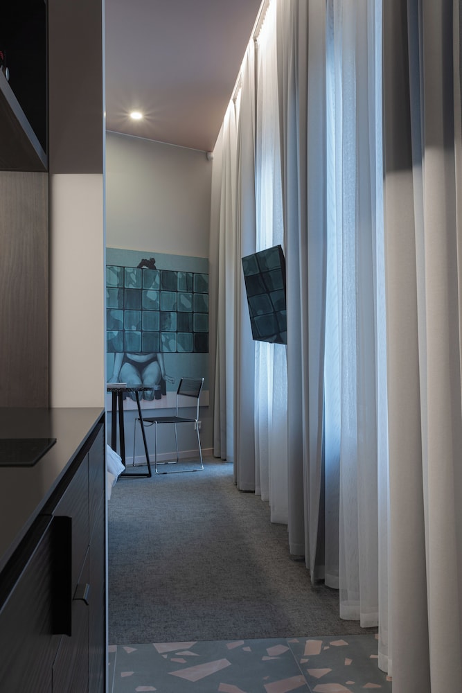 Design Room - Photo 11