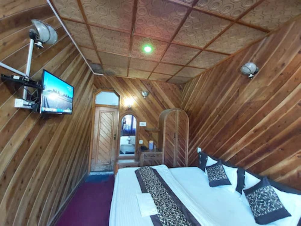 Deluxe Double Room, Lake View - Photo 5