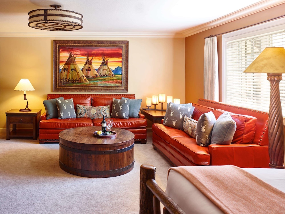 Grand Room photo 2