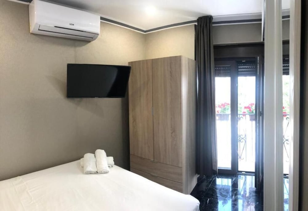 Economy Double Room, Balcony photo 3
