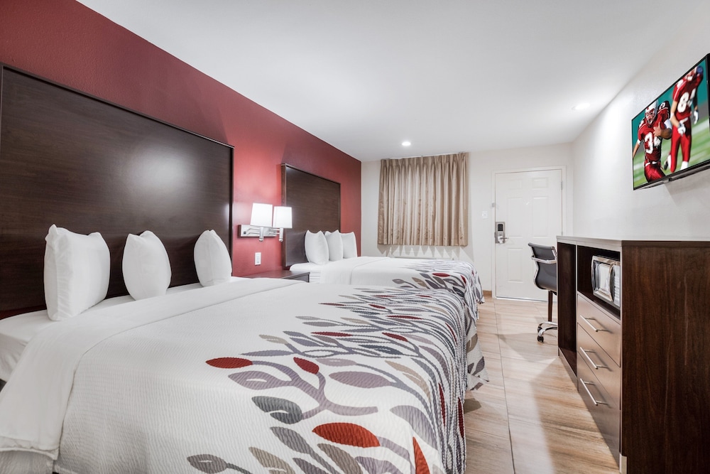 Deluxe Room, 2 Queen Beds, Non Smoking - Photo 1