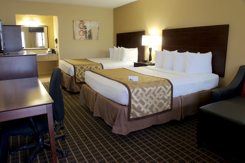 Standard Room, 2 Queen Beds, Non Smoking, Refrigerator & Microwave (Deluxe) - Photo 5