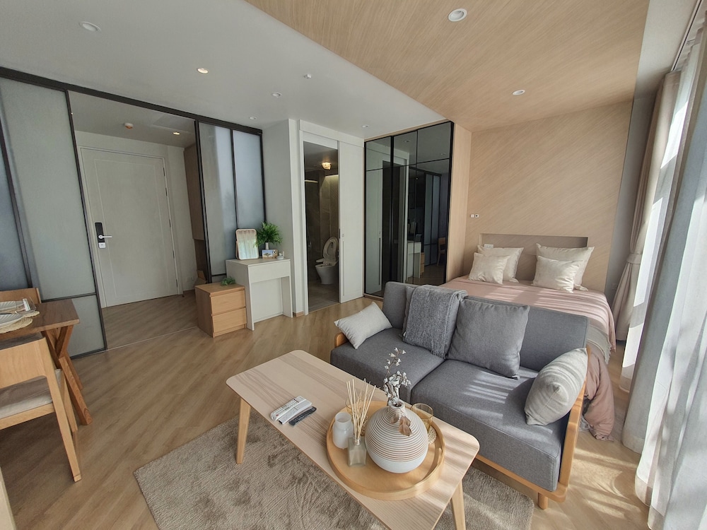 Basic Single Room, City View photo 2