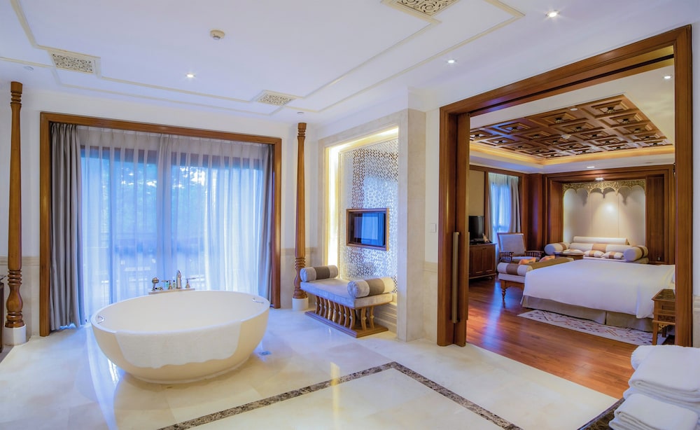 2 Bedroom Royal Suite photo 1
