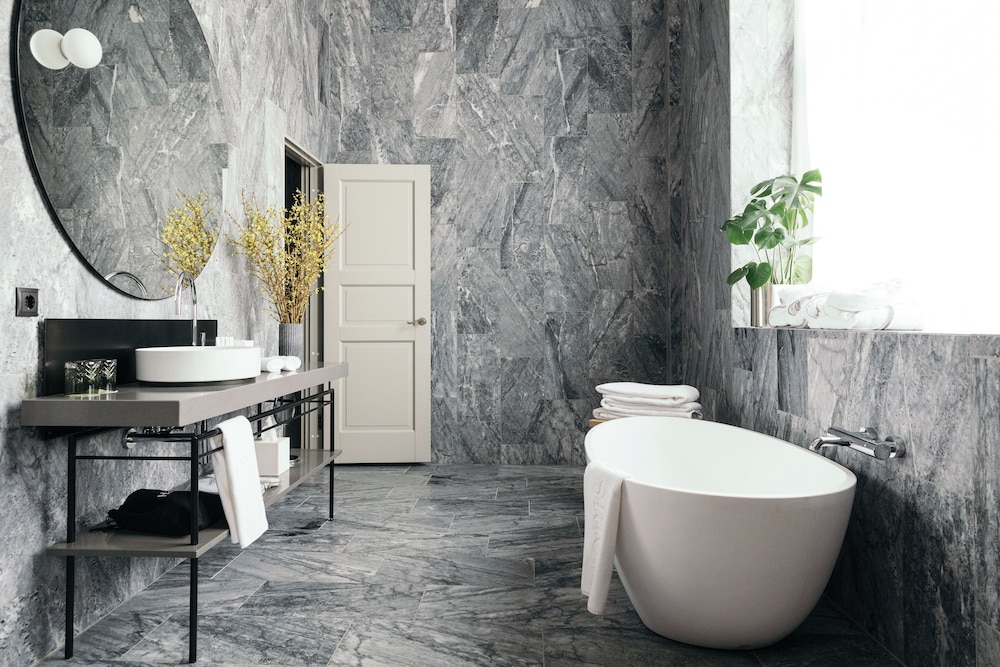 Suite (Nobis)