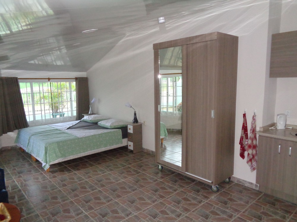 Grand Studio, Multiple Beds, Garden View photo 1