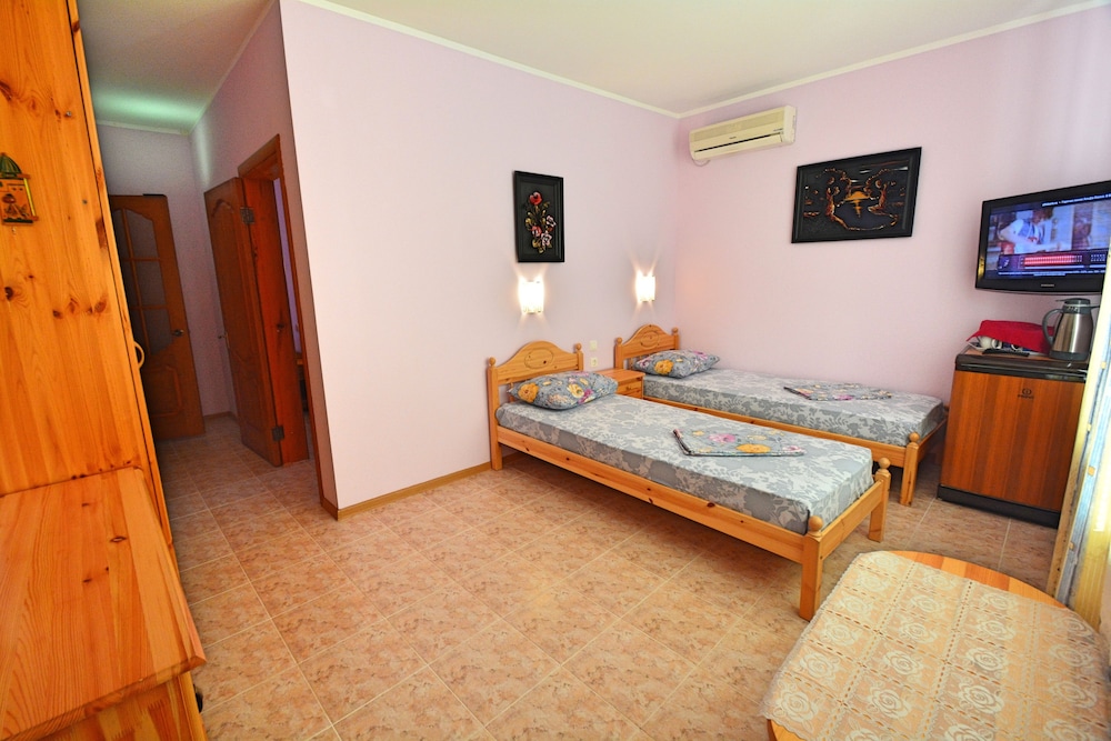 Classic Quadruple Room photo 2