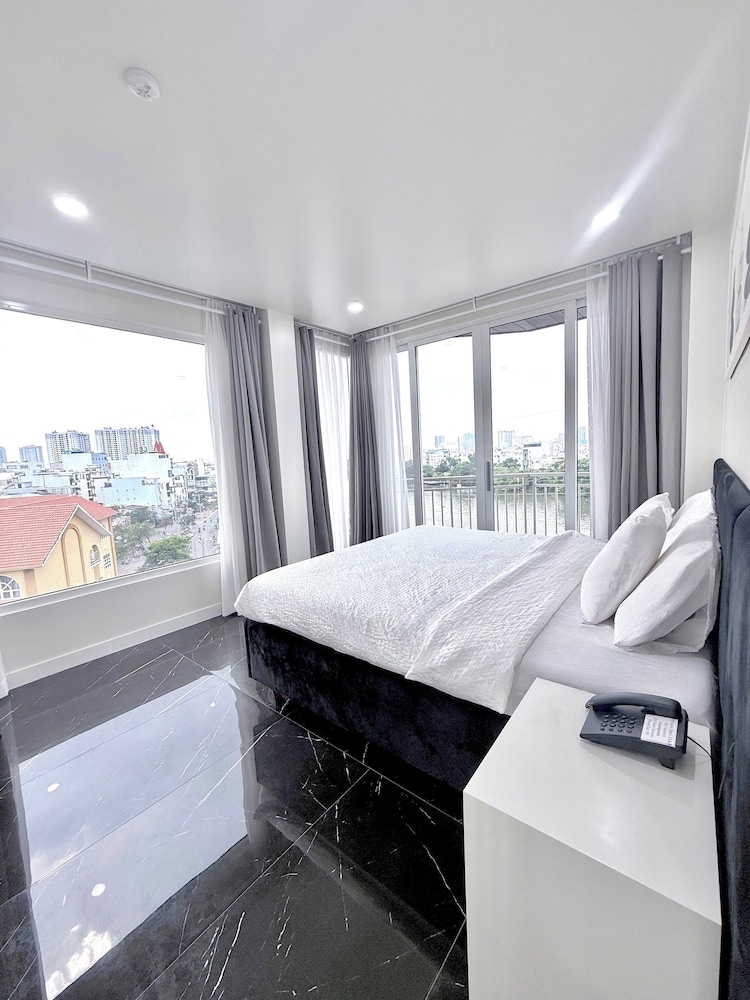 Presidential Suite Plus