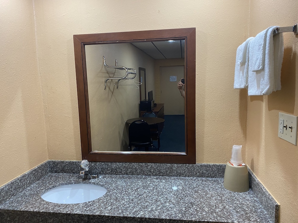 Basic Single Room, 1 Bedroom photo 3