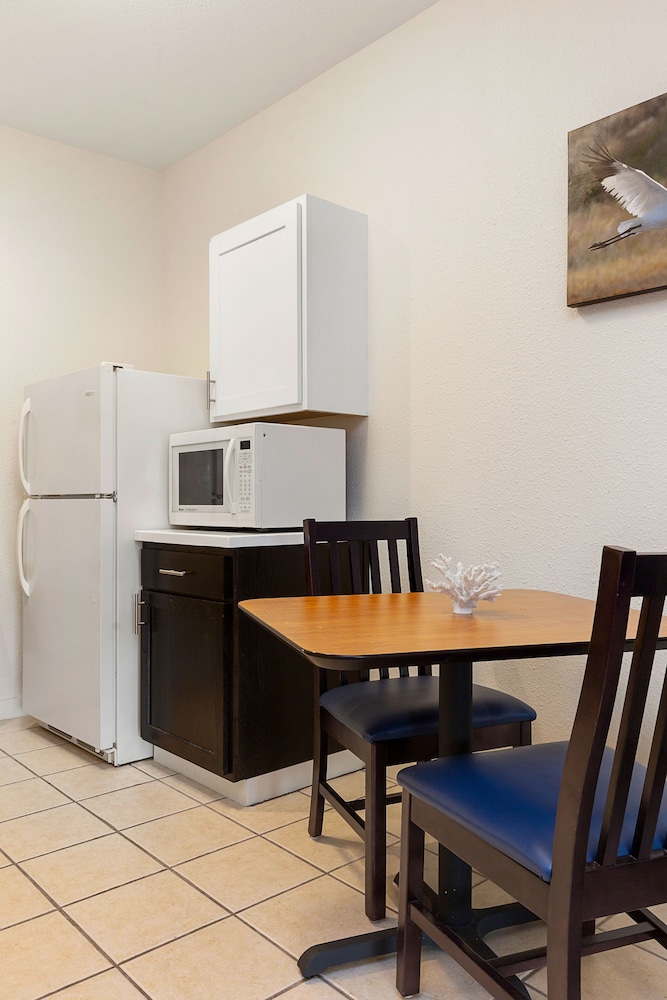 Deluxe Room, 2 Queen Beds, Kitchenette photo 2