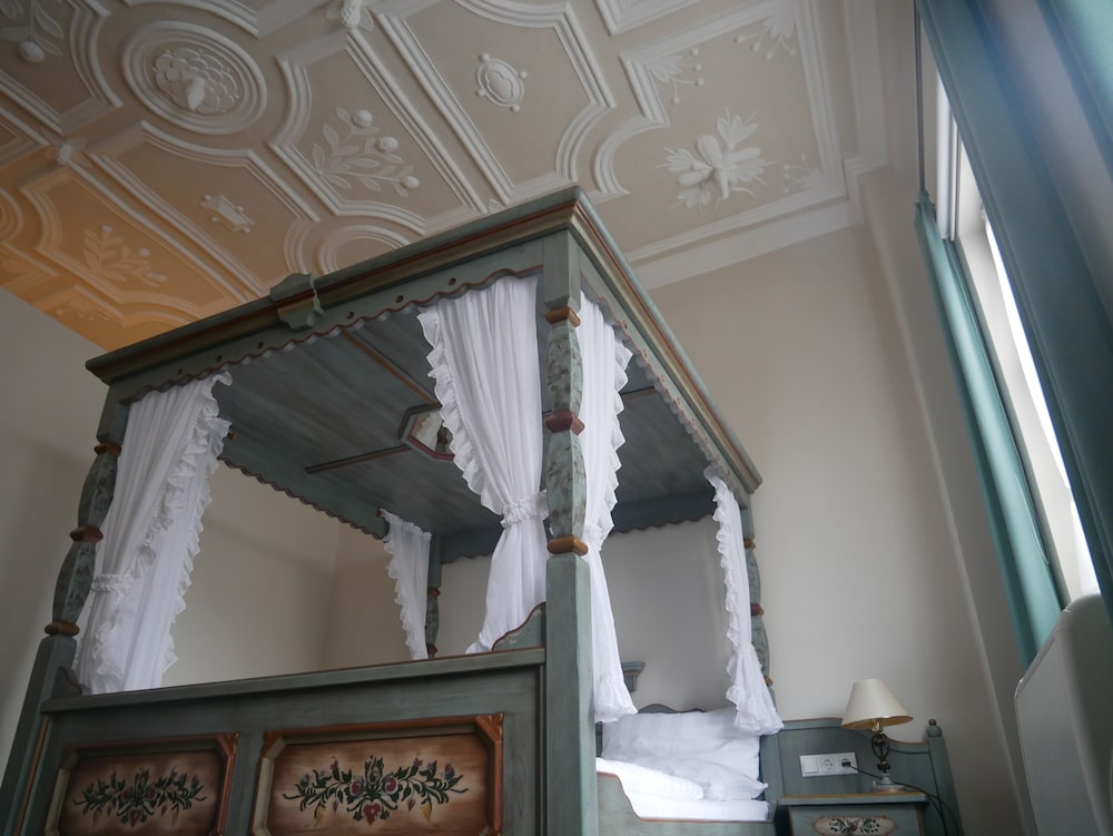 Honeymoon Room photo 2