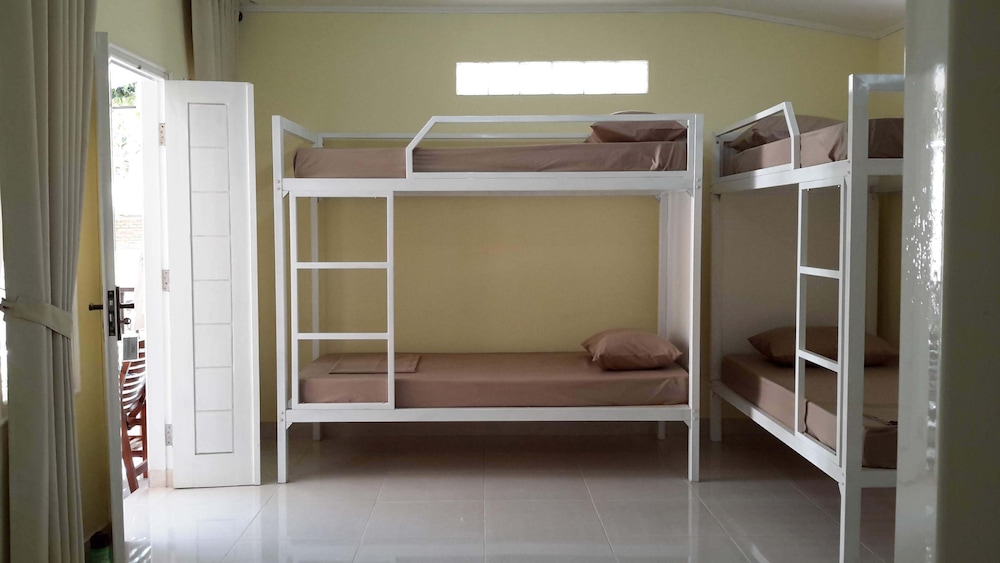 Basic Single Room - Photo 1