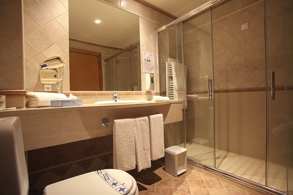 Superior Double or Twin Room - Photo 6