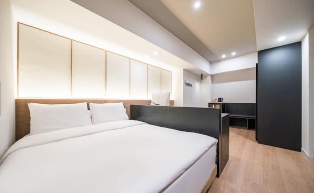 Deluxe Double Room - Photo 1
