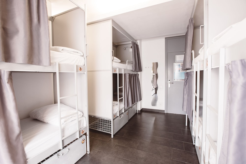 Bed in 12 Bed Female Dorm, ensuite