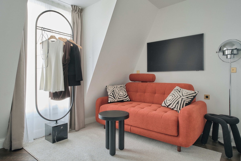 Deluxe Studio with City View 602