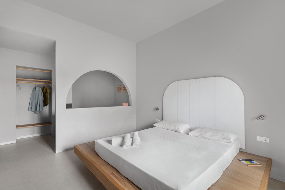 Basic Double or Twin Room, Private Bathroom