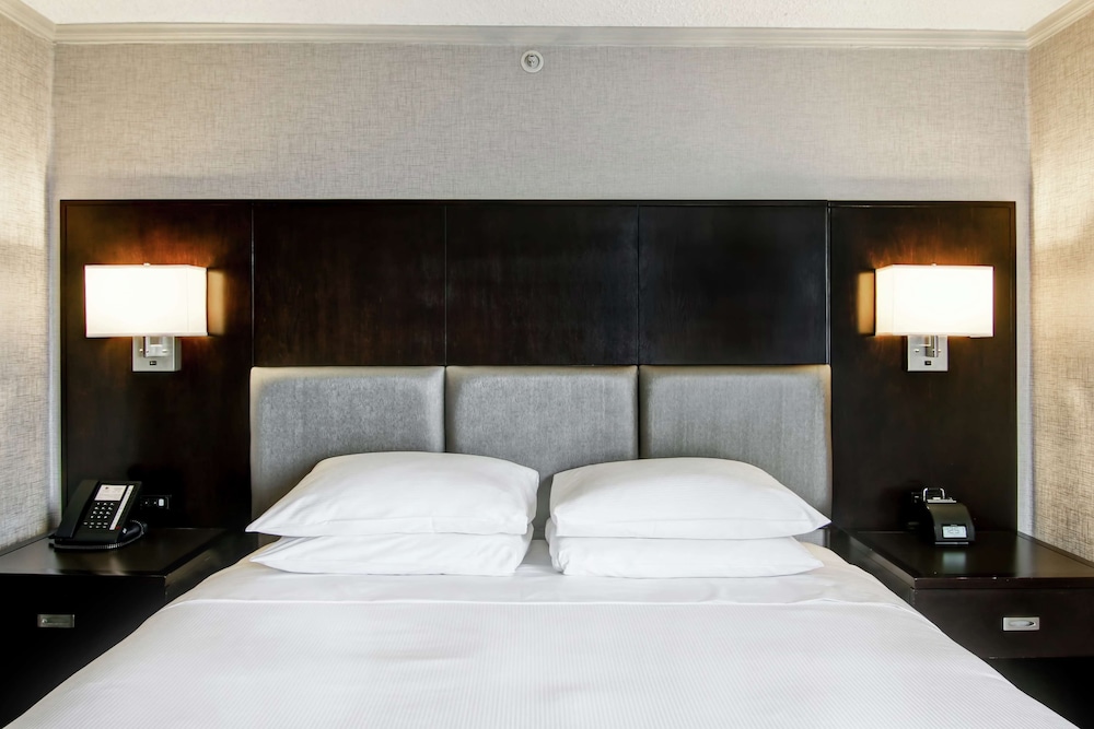 Deluxe Suite, 1 King Bed, Non Smoking, Kitchen