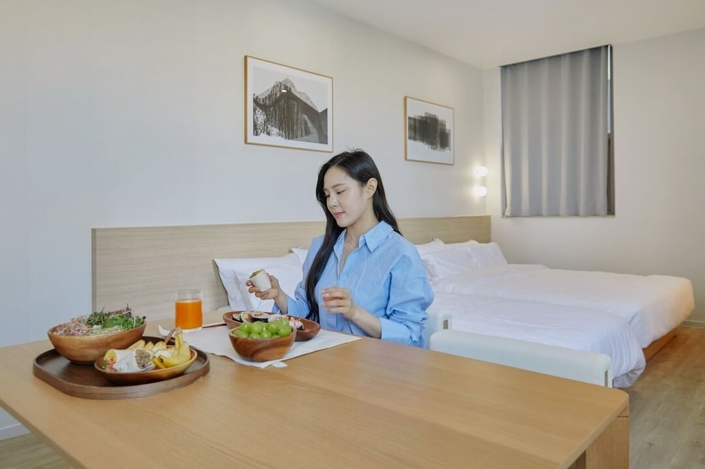 Double Twin Room