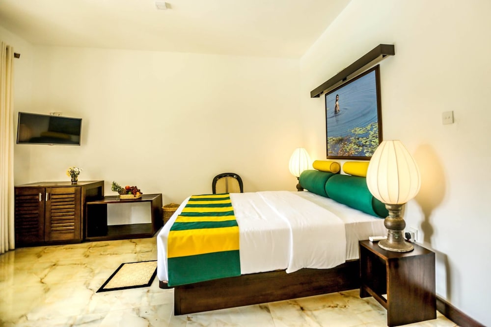 Lake View Deluxe Room
