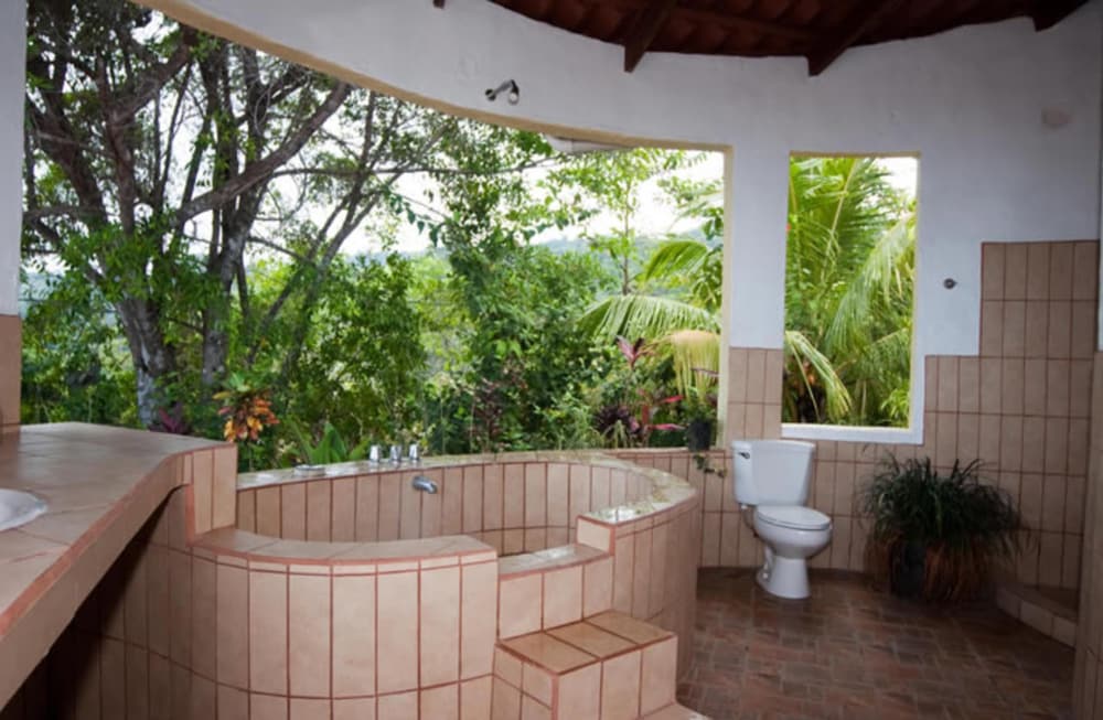 Standard Bungalow, 1 Bedroom, Lagoon View, Sea Facing photo 3