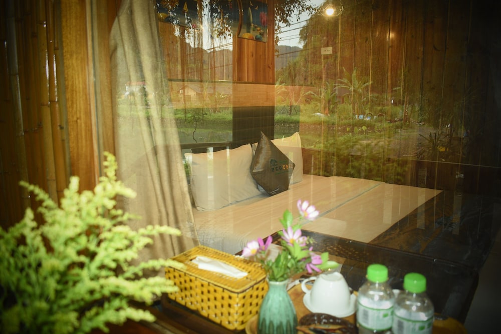 Bungalow Garden View
