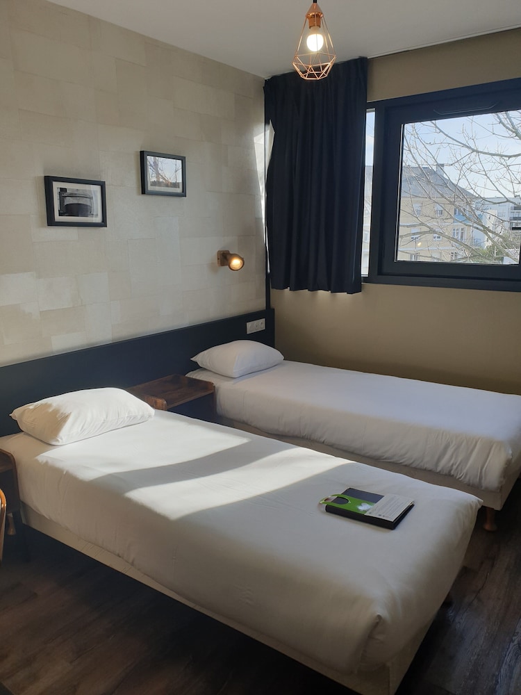 Twin Room - Photo 1
