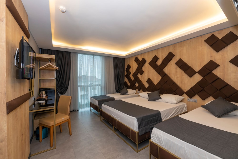 Deluxe Quadruple Room photo 1