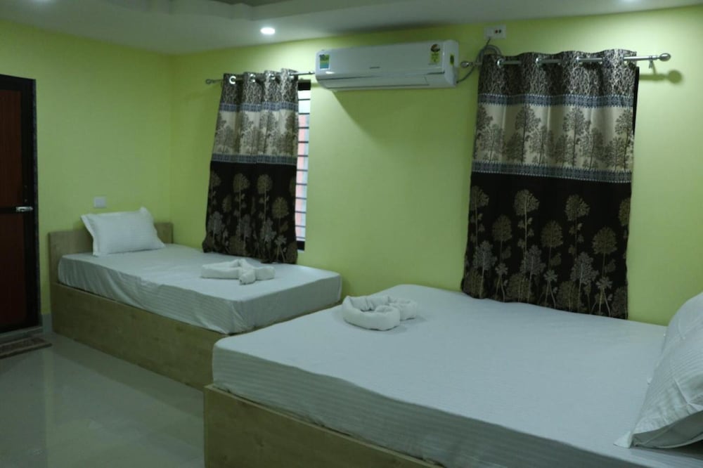 Deluxe Double Room, City View photo 3