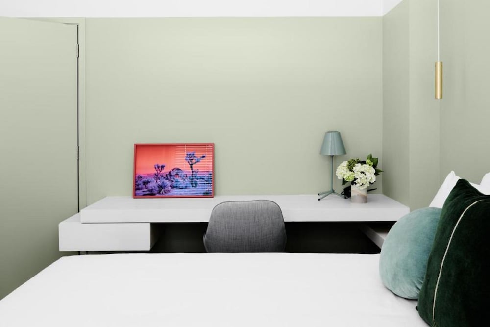 Deluxe Room - Photo 5