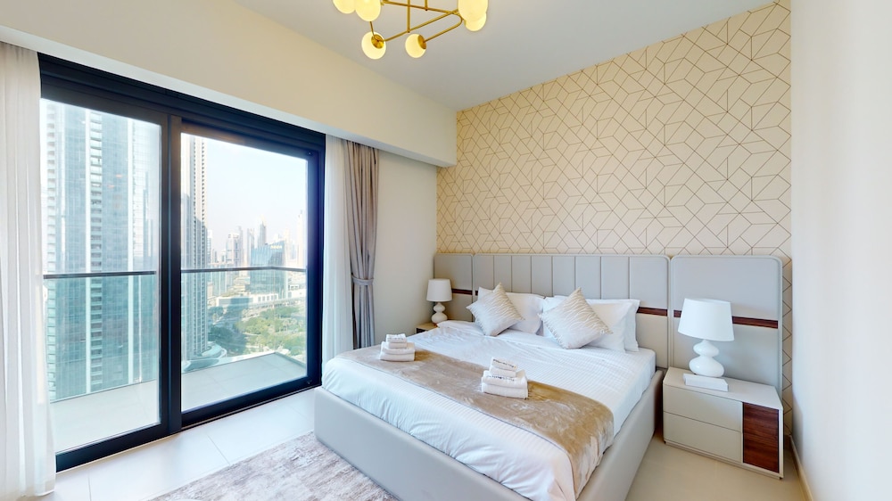 Apartment, 3 Bedrooms, Pool Access photo 2