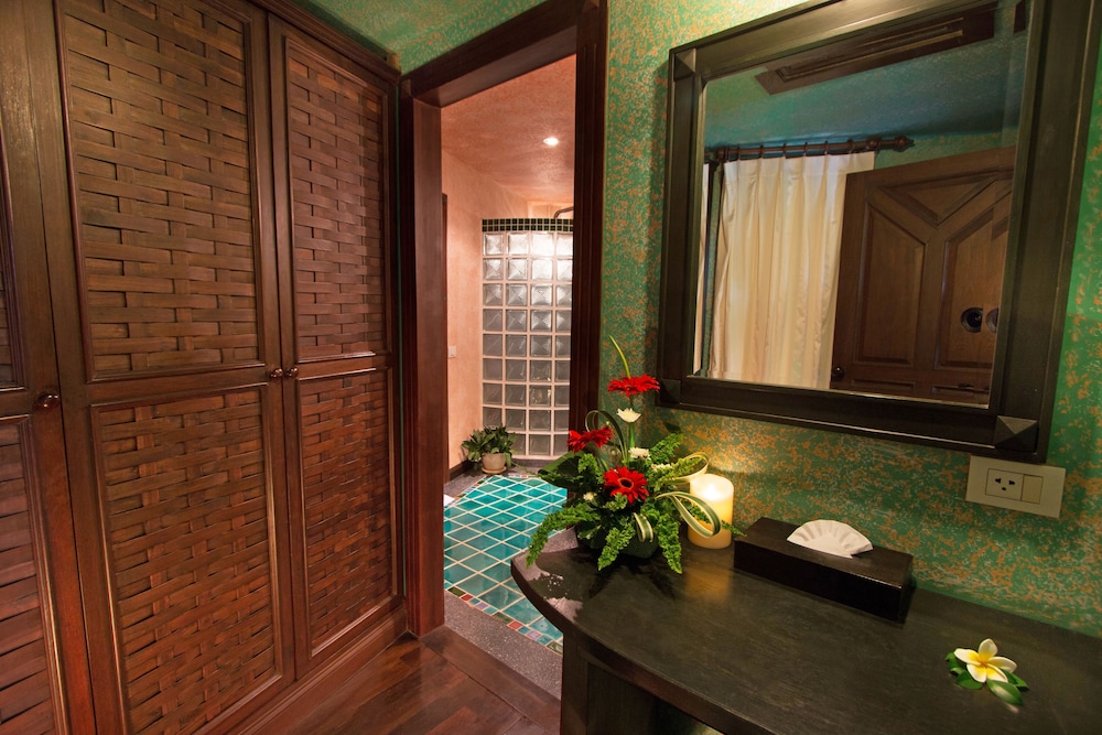 Royal Jacuzzi Villa Garden photo 3