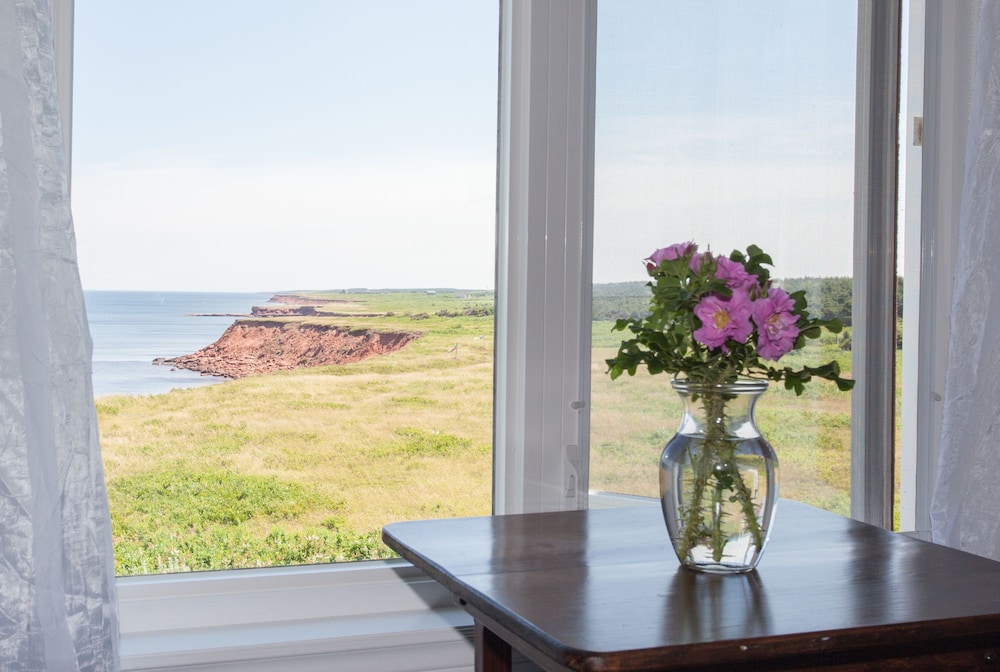 Superior Room, 1 Queen Bed, Ocean View (Sunrise) photo 3