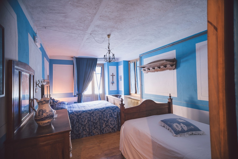 Design Quadruple Room, Balcony, River View (Blue) photo 3